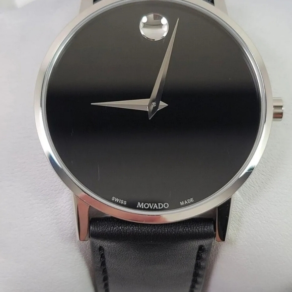 ***SOLD*** Movado Men's Museum Classic Leather Strap Watch with Black Dial - Picture 2 of 14